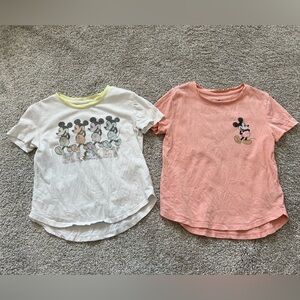 2✖️ Gap kids Disney tee XS 
Please look at the  pictures to see more details